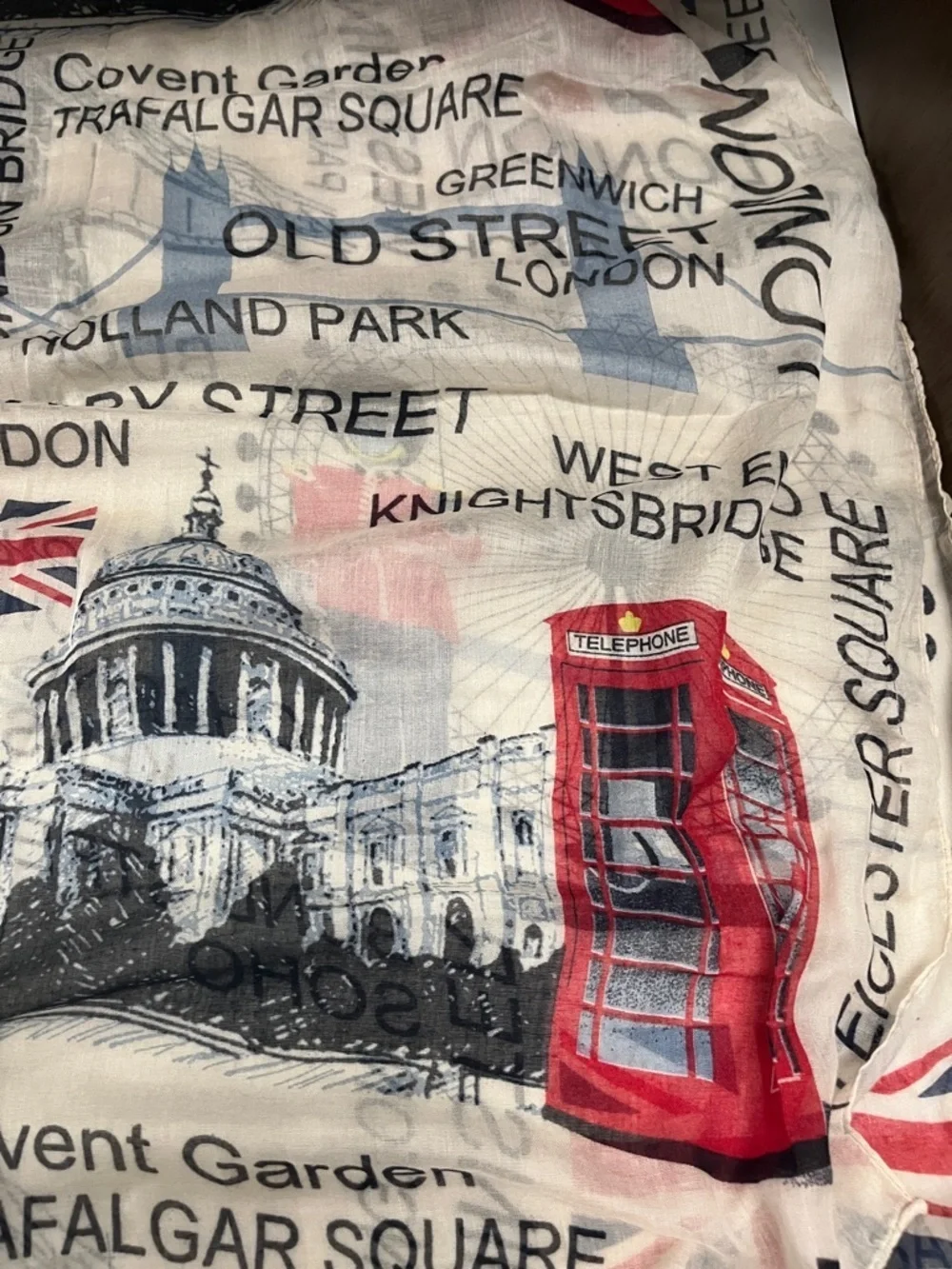 London Graphic Lightweight Scarf w/ scenes in London